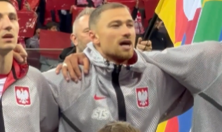 Tak Matty Cash ŚPIEWA HYMN Polski przed meczem z Bośnią [VIDEO]